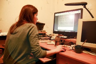 Image of a young student studying online